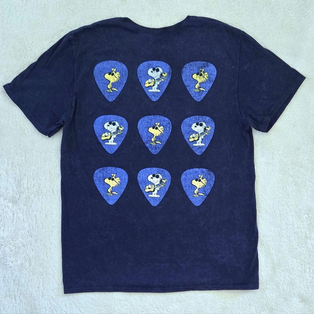 Peanuts🥜 Guitar🎸 Snoopy🐕 Graphic Tee👕 - NWOT